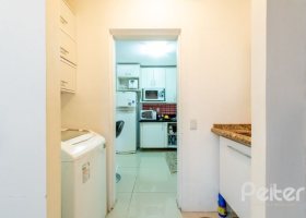 Casa em Condomínio à venda com 162m², 3 dormitórios, 1 suíte, 2 vagas, no bairro Vila Assuncao em PORTO ALEGRE