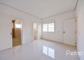 Casa à venda com 267m², 3 dormitórios, 1 suíte, 3 vagas, no bairro Vila Conceição em Porto Alegre