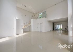 Casa à venda com 267m², 3 dormitórios, 1 suíte, 3 vagas, no bairro Vila Conceição em Porto Alegre