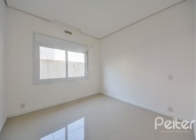 Casa à venda com 267m², 3 dormitórios, 1 suíte, 3 vagas, no bairro Vila Conceição em Porto Alegre