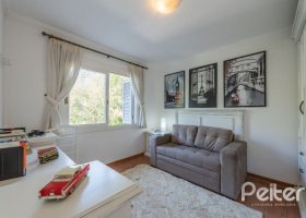 Casa à venda com 286m², 3 dormitórios, 2 suítes, 3 vagas, no bairro Vila Conceição em Porto Alegre