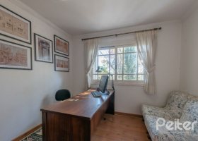 Casa à venda com 286m², 3 dormitórios, 2 suítes, 3 vagas, no bairro Vila Conceição em Porto Alegre