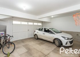 Casa em Condomínio à venda com 223m², 3 dormitórios, 1 suíte, 2 vagas, no bairro Jardim Isabel em Porto Alegre