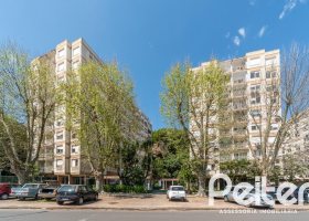 Apartamento à venda com 83m², 3 dormitórios, no bairro Vila Assunção em Porto Alegre