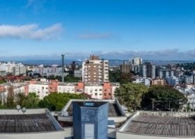 Cobertura à venda com 165m², 3 dormitórios, 1 suíte, 1 vaga, no bairro Tristeza em PORTO ALEGRE