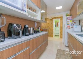 Apartamento à venda com 102m², 3 dormitórios, 1 suíte, 2 vagas, no bairro Tristeza em PORTO ALEGRE