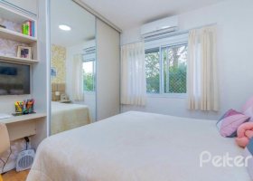 Apartamento à venda com 102m², 3 dormitórios, 1 suíte, 2 vagas, no bairro Tristeza em PORTO ALEGRE