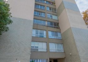 Apartamento à venda com 102m², 3 dormitórios, 1 suíte, 2 vagas, no bairro Tristeza em PORTO ALEGRE