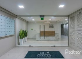 Comercial à venda com 44m², 1 vaga, no bairro Menino Deus em Porto Alegre