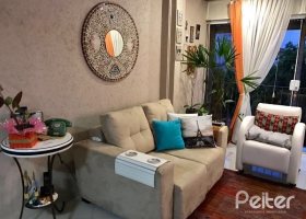 Apartamento à venda com 76m², 2 dormitórios, no bairro Menino Deus em Porto Alegre