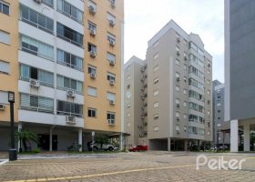 Apartamento à venda com 56m², 2 dormitórios, 1 vaga, no bairro Cristal em PORTO ALEGRE