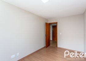 Casa à venda com 152m², 3 dormitórios, 1 suíte, 2 vagas, no bairro Guarujá em Porto Alegre