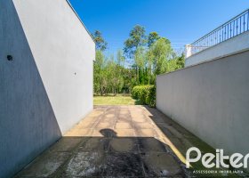 Casa em Condomínio à venda com 189m², 3 dormitórios, 3 suítes, 4 vagas, no bairro Terra Ville em PORTO ALEGRE