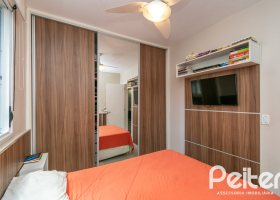 Apartamento à venda com 56m², 2 dormitórios, 1 vaga, no bairro Cristal em PORTO ALEGRE