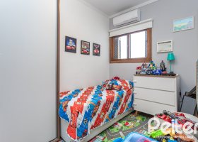 Casa em Condomínio à venda com 187m², 3 dormitórios, 1 suíte, 2 vagas, no bairro Tristeza em Porto Alegre