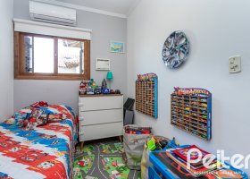 Casa em Condomínio à venda com 187m², 3 dormitórios, 1 suíte, 2 vagas, no bairro Tristeza em Porto Alegre