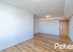 Apartamento à venda com 103m², 3 dormitórios, 1 suíte, 2 vagas, no bairro Tristeza em PORTO ALEGRE