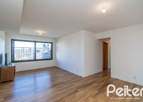 Apartamento à venda com 103m², 3 dormitórios, 1 suíte, 2 vagas, no bairro Tristeza em PORTO ALEGRE