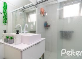 Apartamento à venda com 64m², 2 dormitórios, 1 vaga, no bairro Tristeza em Porto Alegre