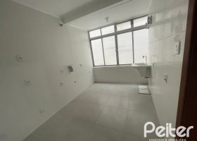 Apartamento à venda com 68m², 2 dormitórios, no bairro Menino Deus em Porto Alegre