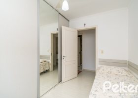 Apartamento à venda com 102m², 3 dormitórios, 1 suíte, 2 vagas, no bairro Vila Assunção em PORTO ALEGRE